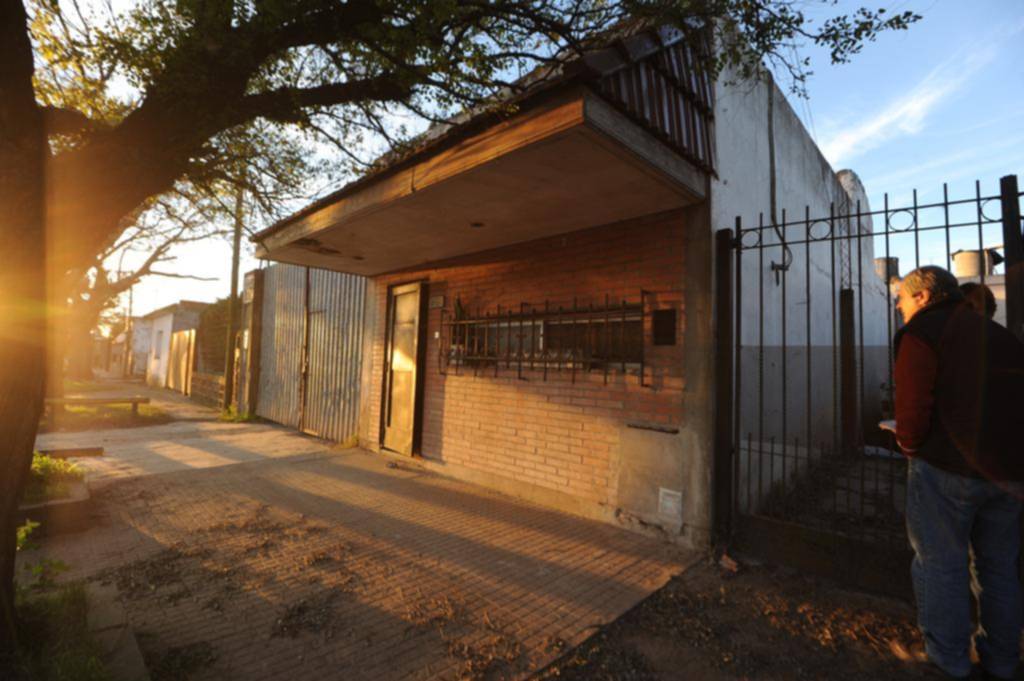 Los Hornos: en un año lo asaltaron y golpearon dos veces en su casa