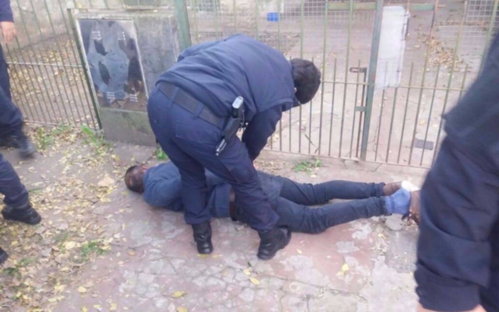 Persecución y captura en City Bell: habían robado tres departamentos