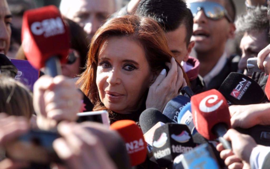 Por Twitter, Cristina dice que no es dueña de un hotel en Capital