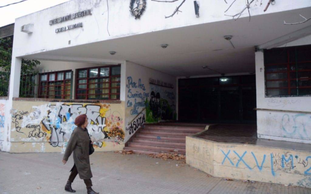 Denuncian a directora de la escuela secundaria 13 por maltrato a alumnos
