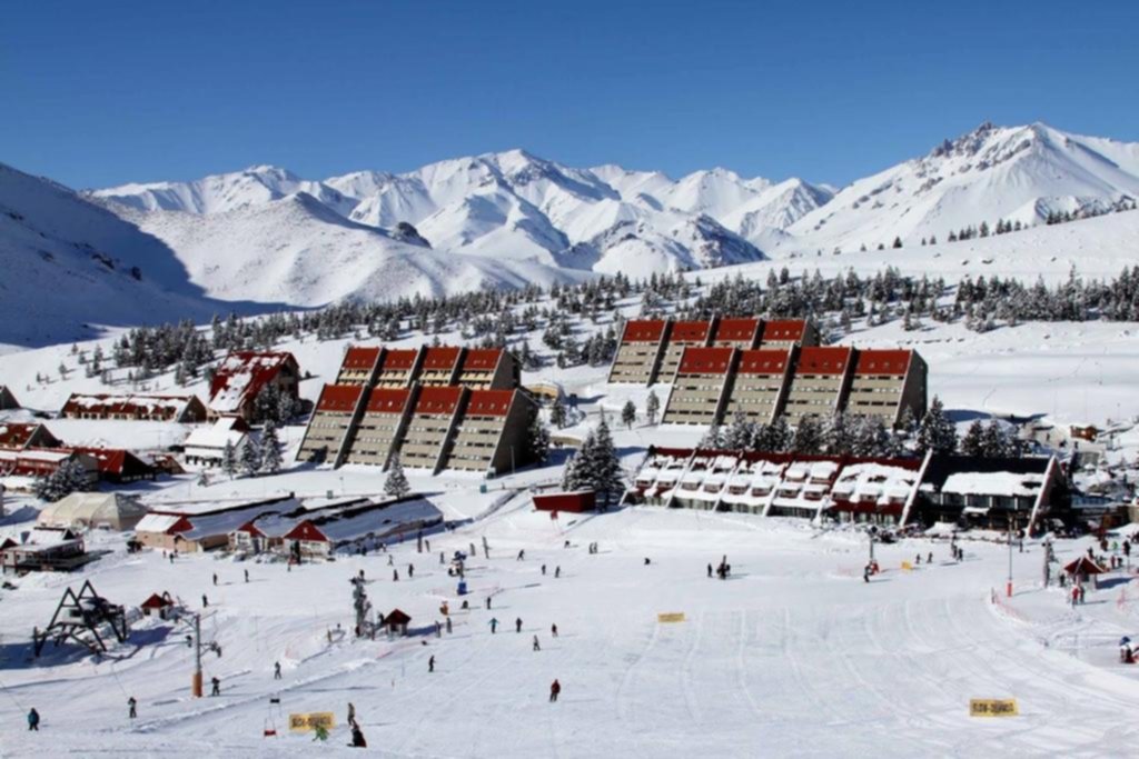 La nieve llevó optimismo a los centros de esquí