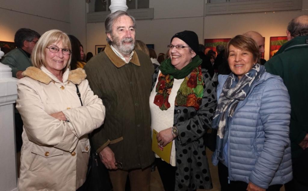 Exposición de pinturas en el Mumart