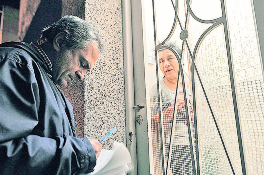 Asalto, golpes y tres personas atadas en dos casas de La Loma