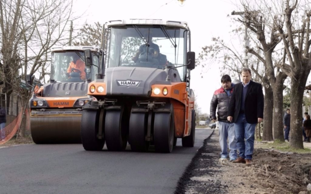 Cascallares recorrió obras de asfalto en Burzaco y Solano  