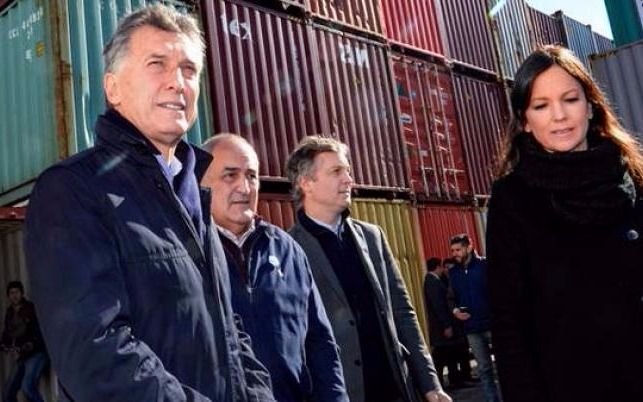 Macri supervisó mercadería incautada de contenedores en Quilmes