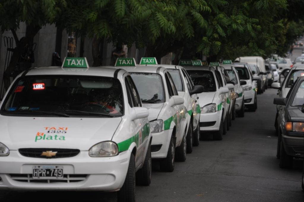 Crece la tensión a horas del paro de los taxistas locales