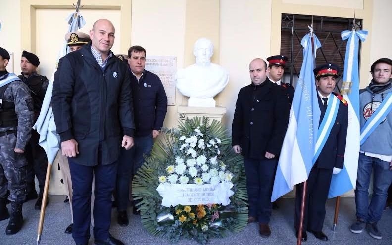 Molina presidió el acto por el día de la bandera