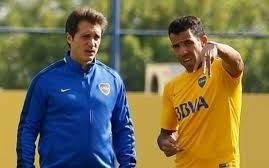 Cómo fue el diálogo entre el Mellizo y Tevez en medio de los festejos
