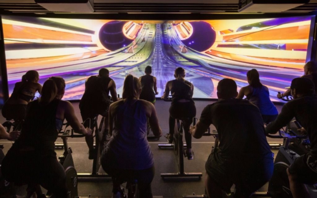 Deporte frente a la pantalla: ¿qué es el 'virtual fitness'? 