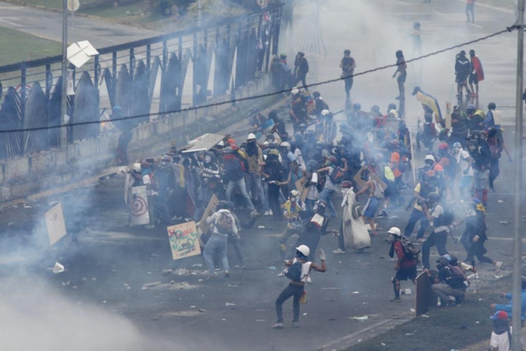 El Ejército reprimió otra marcha opositora al régimen de Maduro