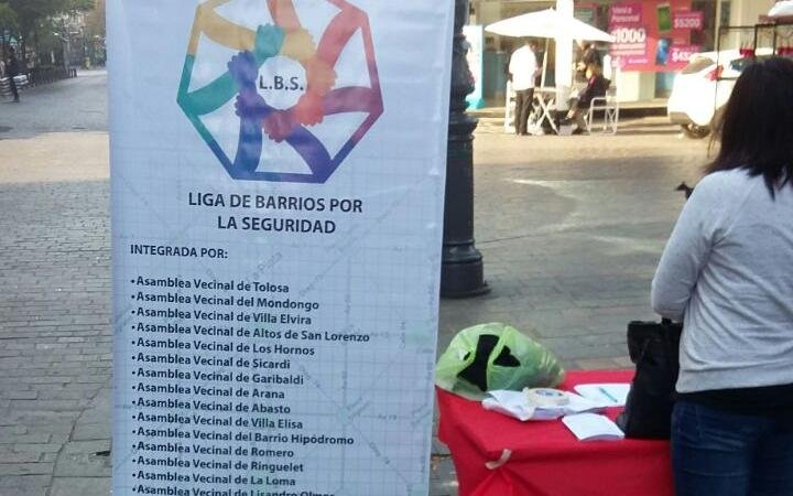 La Liga de Barrios por la Seguridad juntó firmas en pleno Centro