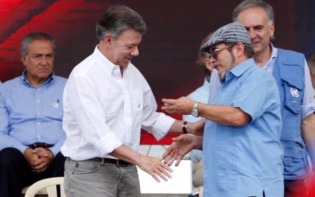 Colombia da por cerrado el conflicto con las FARC