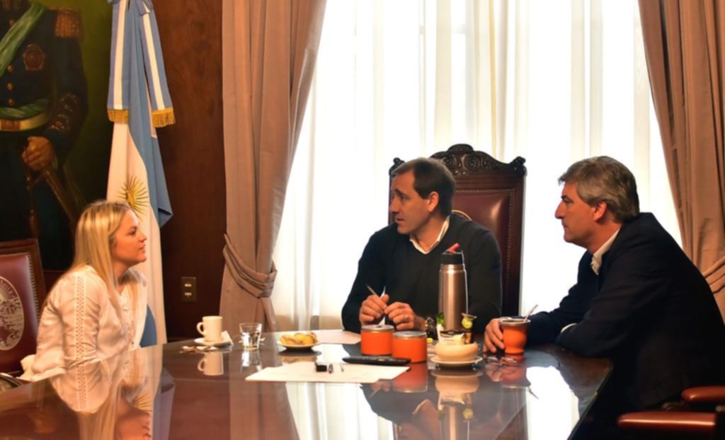 Garro pedirá la renuncia de funcionarios candidatos