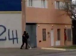 Pese a la orden de restricción, le pegó a su ex pareja en 145 y 66