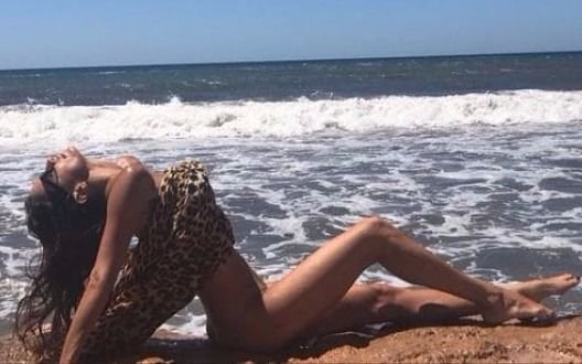 Paz Cornú y un atrevido topless en Ibiza