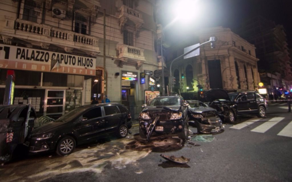 Persecución, tiroteo y choque frente al shopping Abasto
