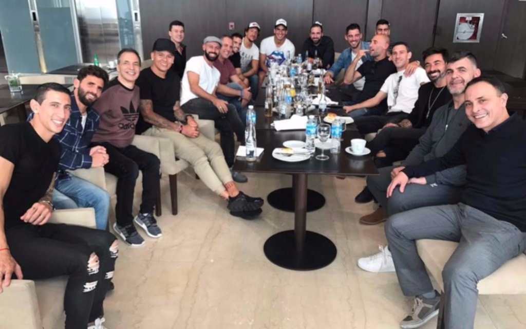 Varios jugadores de la Selección compartieron una charla antes de la Boda del Año