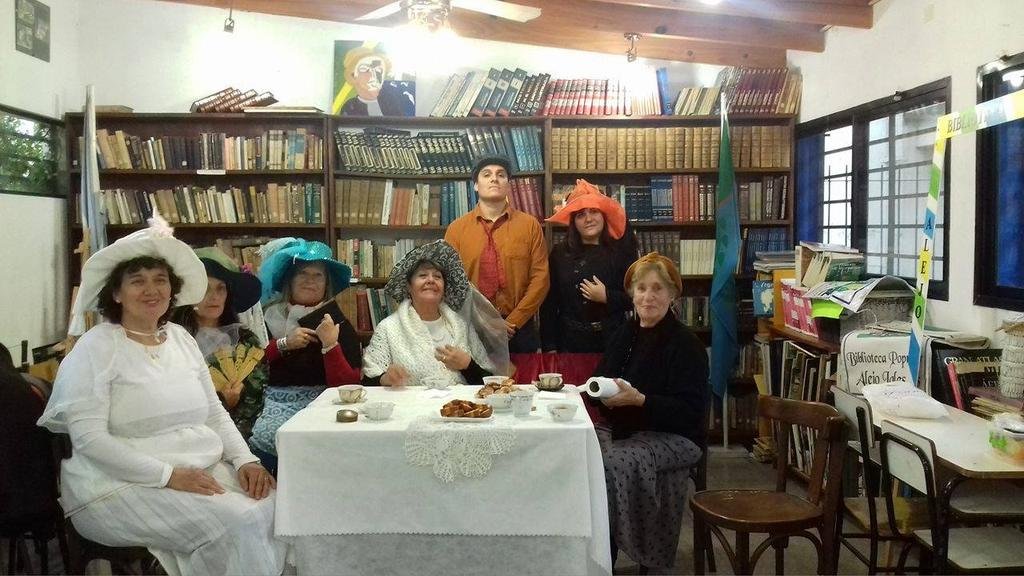 Una institución que festeja en Villa Elisa sus 98 años con los libros