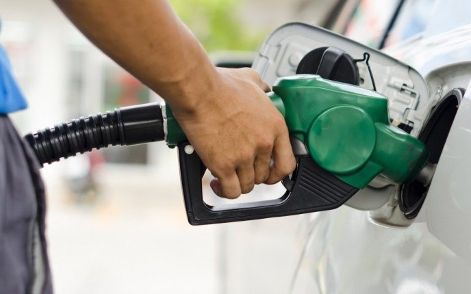 A partir de mañana aumentan hasta un 5 % las naftas y gasoils