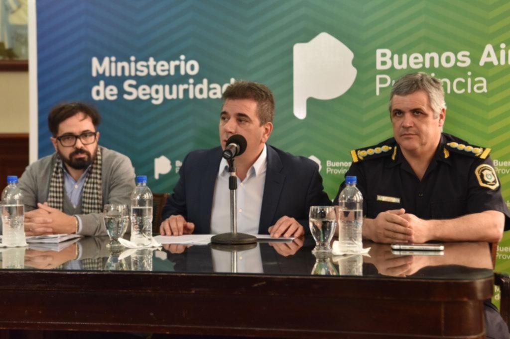 Un comisario local cae junto a una banda de policías extorsionadores