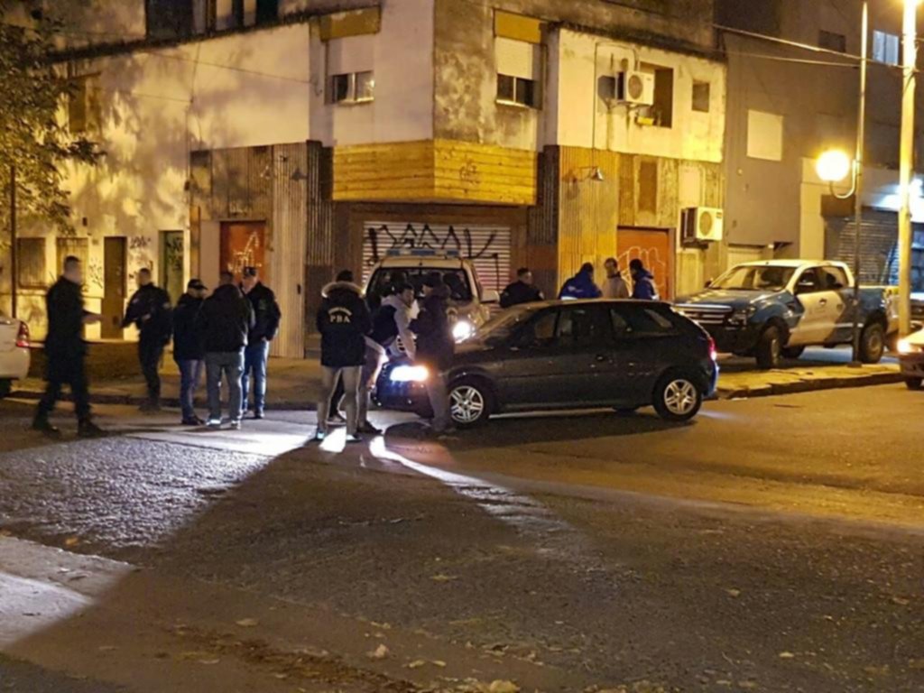 Frenaron una fiesta dedicada a la “cata” de marihuana y demoraron a varios asistentes
