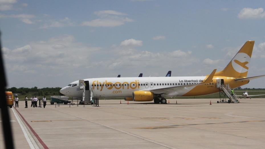 El CEO de Flybondi quiere vender en el país pasajes en avión a 200 pesos