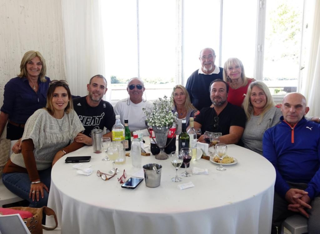 Celebración patria en el Club de Regatas La Plata