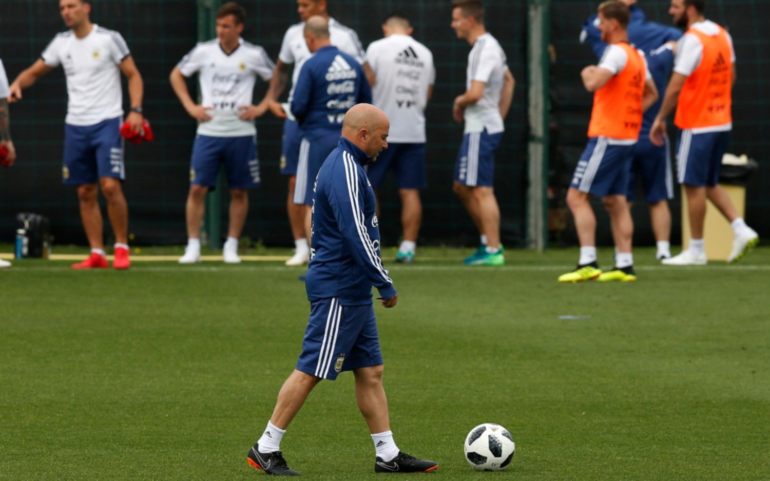 Sampaoli ordenó entrenamiento de doble  turno y ya pone a prueba a los delanteros