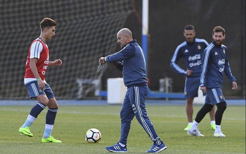 En medio de la polémica, las razones de Sampaoli para "dar licencia"