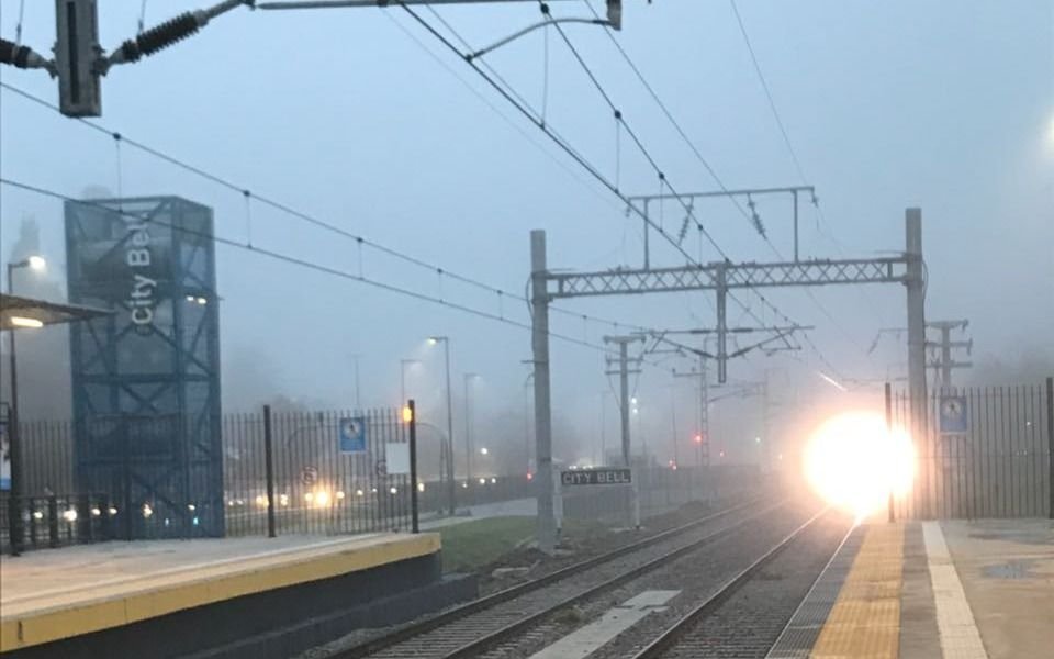 La niebla complica la circulación en la Ciudad