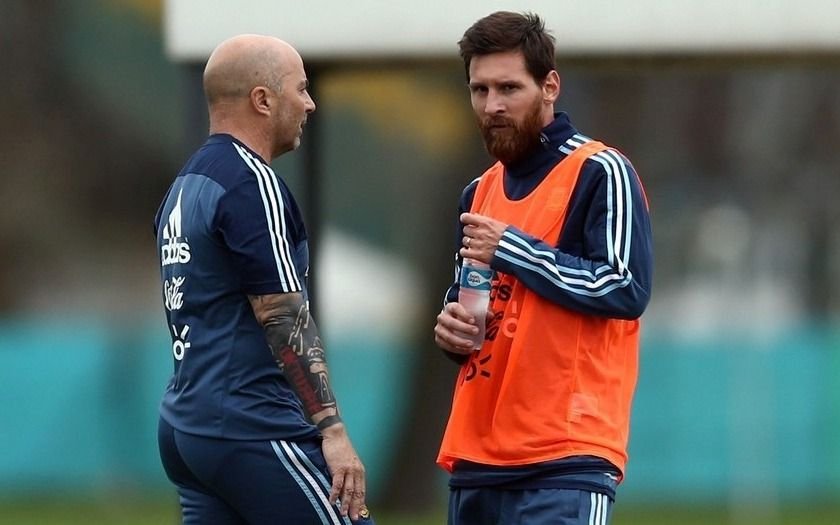 Después del "descanso", Sampaoli hoy paró un equipo con sorpresas