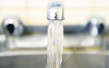 Aysa anunció baja presión o falta de agua en Quilmes