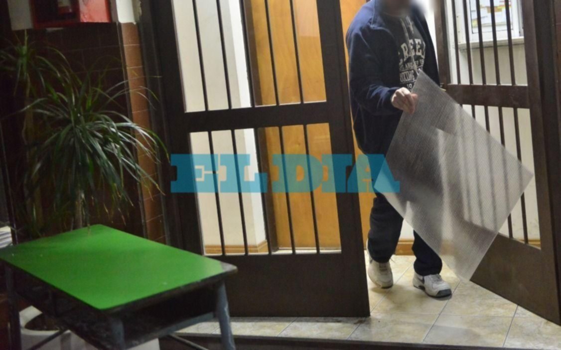 Robaron 100 mil pesos de un colegio de Ringuelet