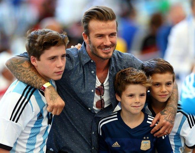 Los hijos de Beckham, con la camiseta de Argentina y fanáticos de Messi