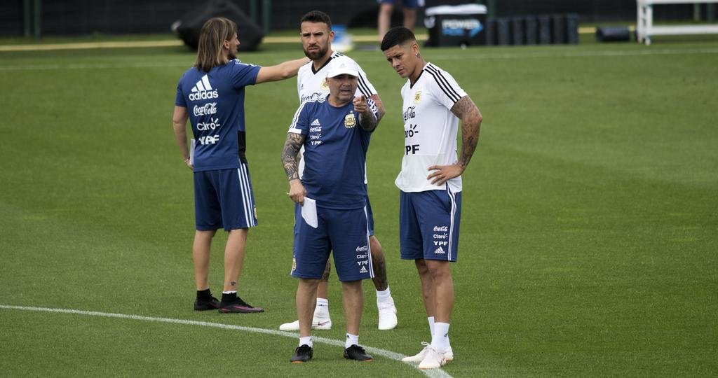 Rojo y Meza suman fichas para el debut