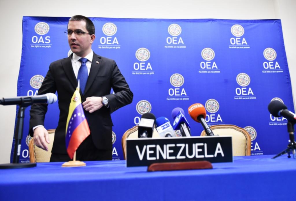 La OEA avanza en el proceso para suspender a Venezuela