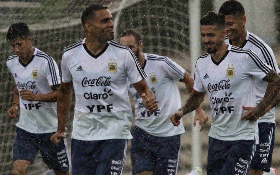 Se perfila el once: Sampaoli metió dos cambios, con Higuaín y "Masche" adentro