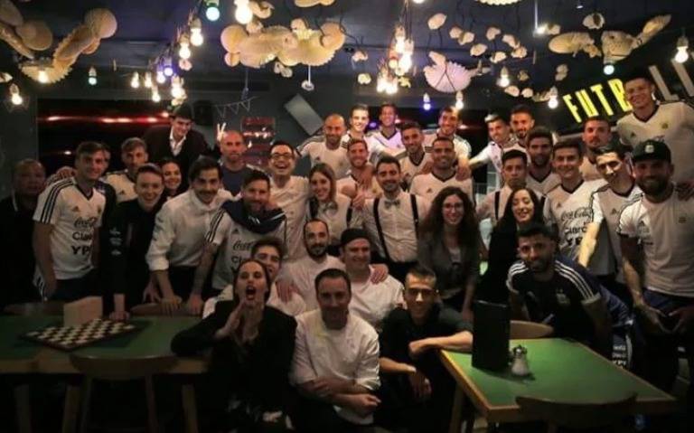 El plantel de la Selección almorzó en el restaurante de Messi