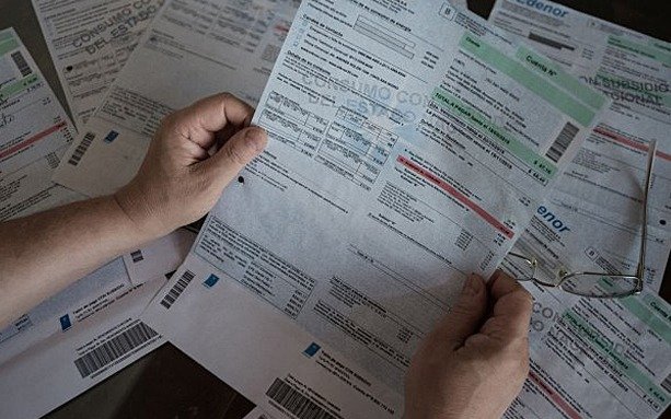 Es ley la eliminación de impuestos de municipios bonaerense de facturas de luz y agua