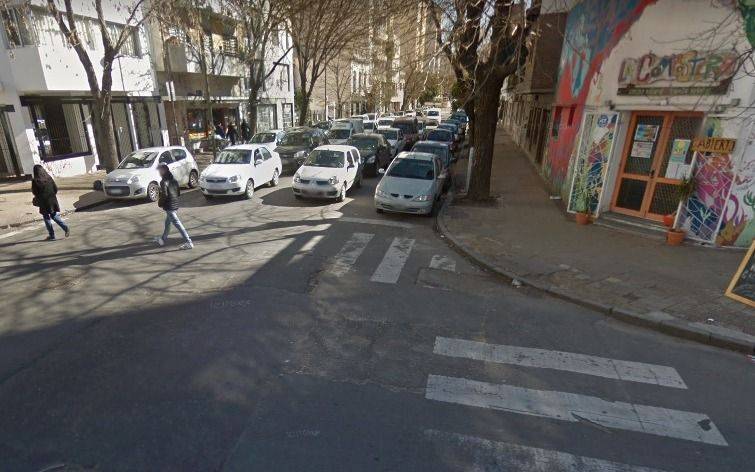 En un barrio platense, hace casi 20 horas que la luz "va y viene"