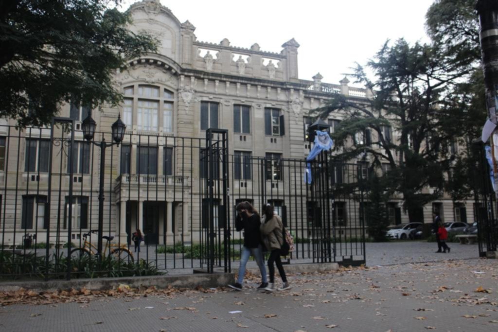 Revuelo en el Colegio Nacional a raíz de una denuncia de abuso en una fiesta estudiantil