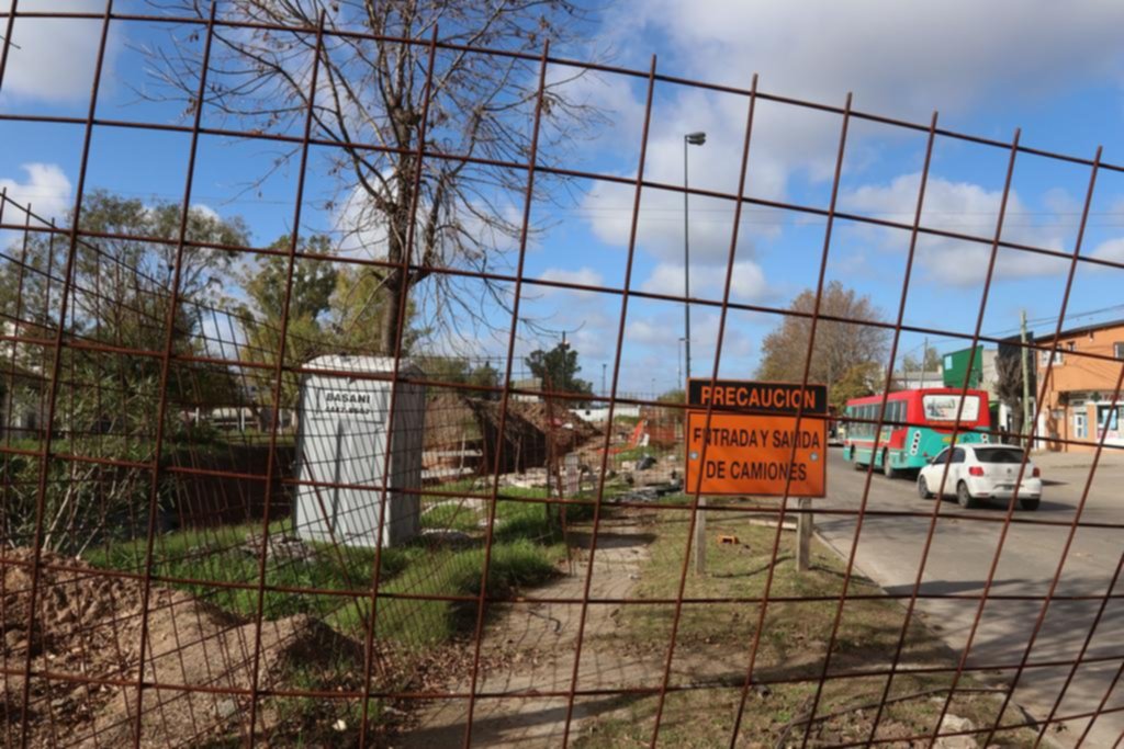 Arrancó la ejecución de la obra en la avenida 31 y el suministro de agua empieza a resentirse