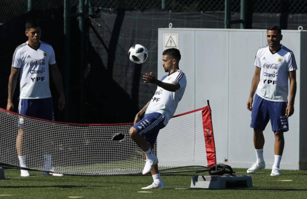Le lesión de Lanzini sumó otro problema a una Selección sin paz