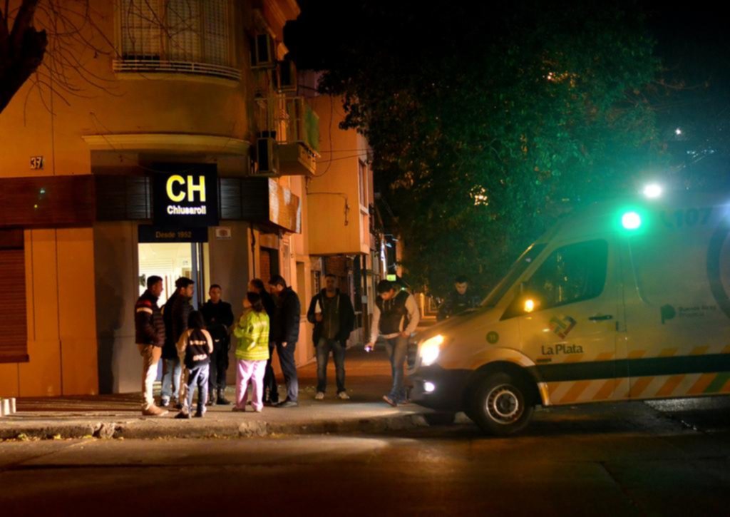 Lastimaron con un cuchillo a dos empleados en un comercio de 6 y 37