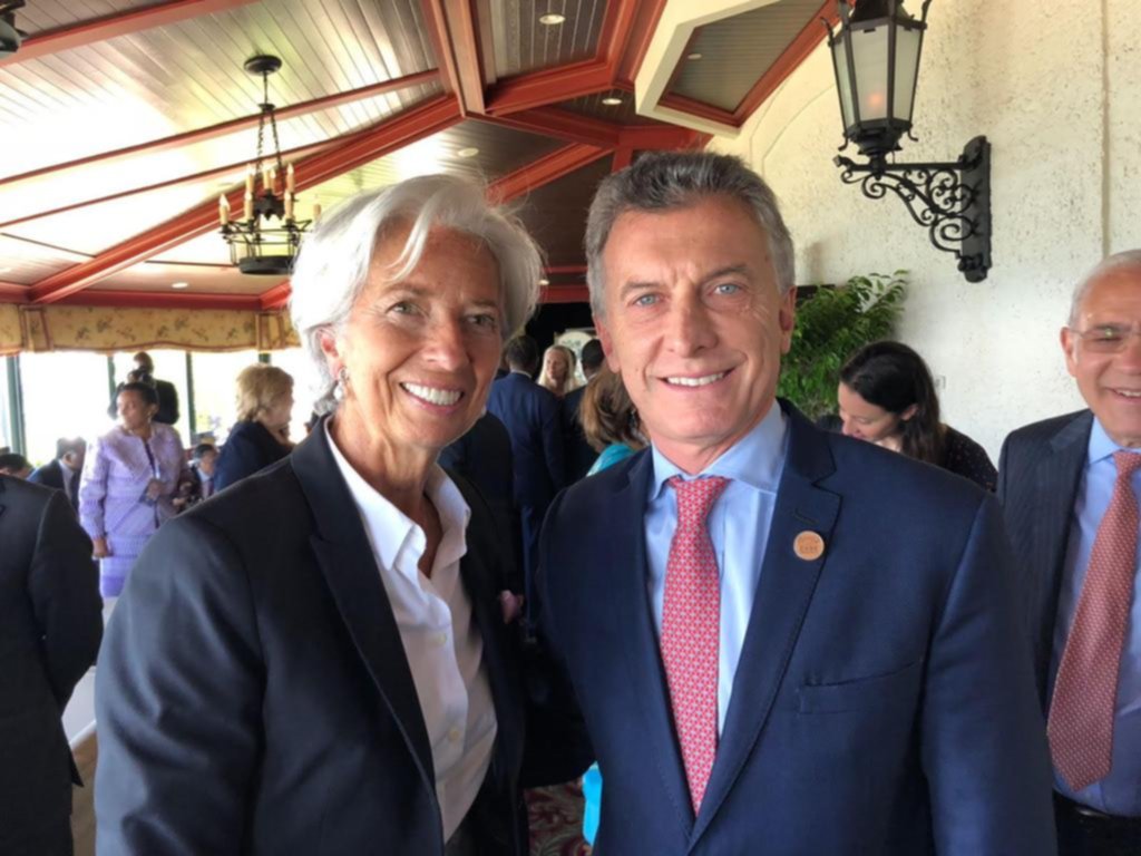 La titular del FMI se reunió con Macri y dijo que “se fortalecerá” la economía