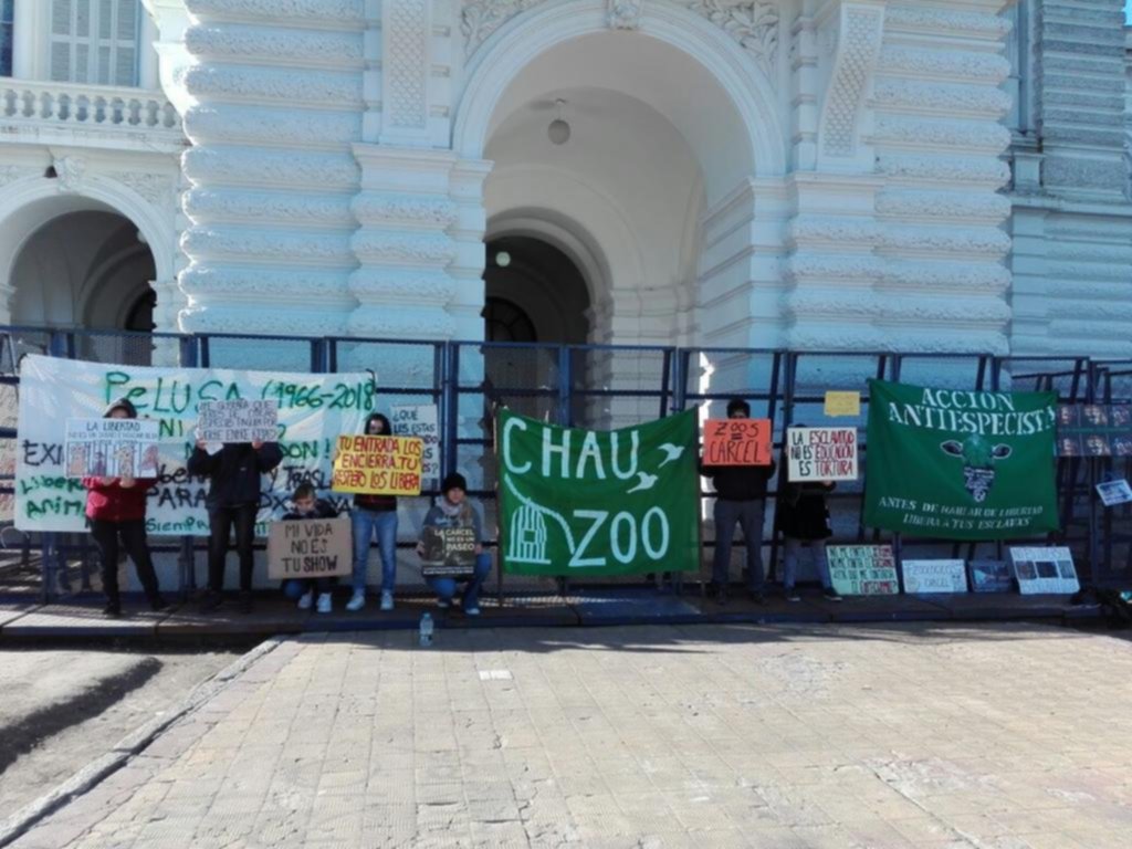 Grupos abolicionistas volverán a manifestarse hoy en el Bosque