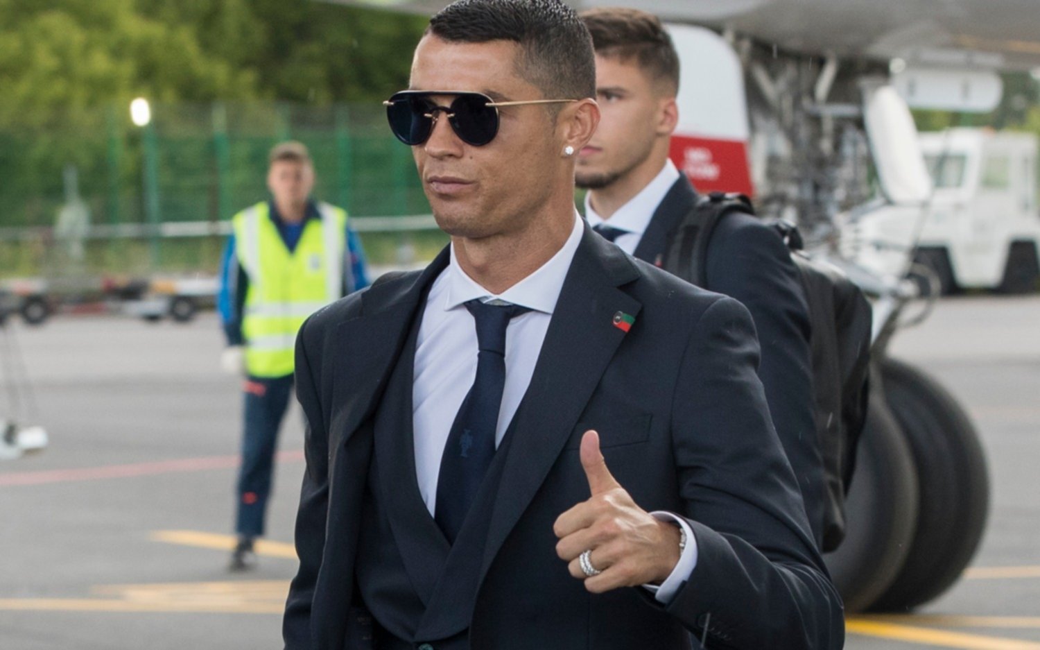 Portugal es todo alegría: Cristiano  contento y práctica a puertas abiertas