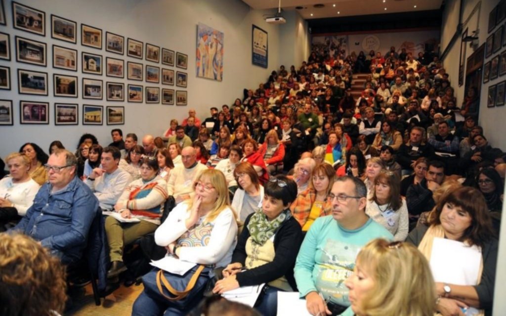 Docentes bonaerenses definen mañana la fecha de un paro de 48 horas