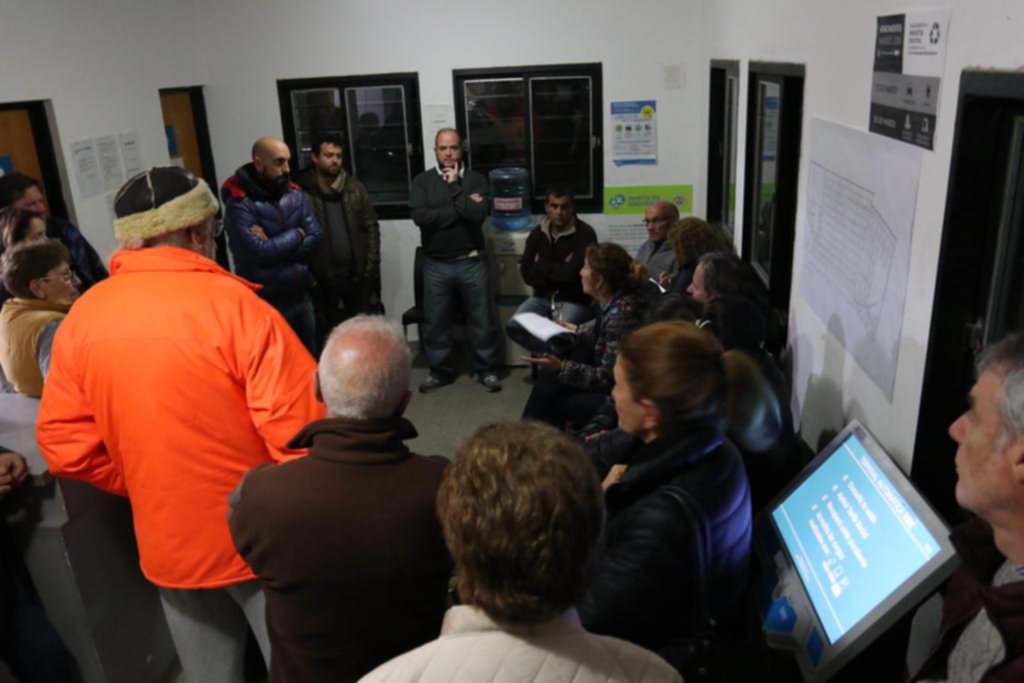 Tensión en Villa Castells en una reunión por los reclamos vecinales