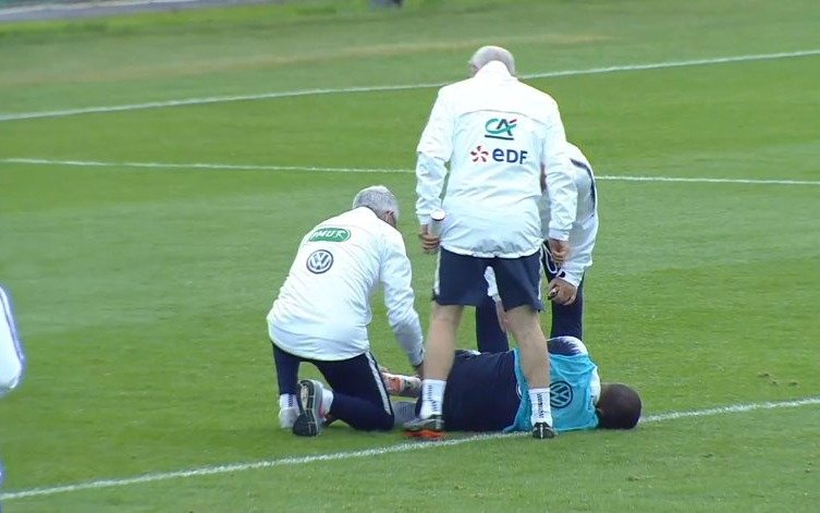 Dolor de cabeza para Francia: Mbappé se retiró del entrenamiento y sería duda